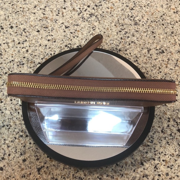 Michael Kors Jet Set Saffiano Leather Travel Continental Wristlet Wallet, NWOT - Picture 5 of 7